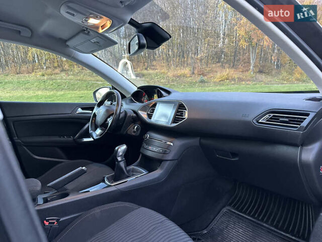 Пежо 308 2016 в Ивано-Франковске на Automoto.ua Серый Пежо 308, объемом двигателя 1.56 л и пробегом 253 тыс. км за 7500 $, фото 10 на Automoto.ua