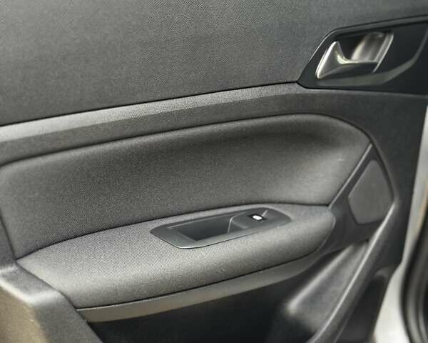 Пежо 308 2016 в Стрые на Automoto.ua Серый Пежо 308, объемом двигателя 2 л и пробегом 104 тыс. км за 12999 $, фото 69 на Automoto.ua