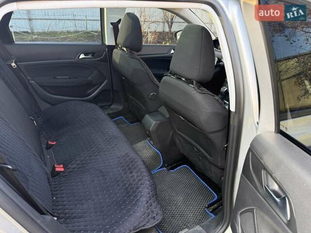 Серый Пежо 308, объемом двигателя 1.56 л и пробегом 192 тыс. км за 12600 $, фото 7 на Automoto.ua