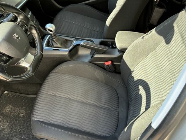 Сірий Пежо 308, об'ємом двигуна 1.6 л та пробігом 242 тис. км за 8500 $, фото 11 на Automoto.ua