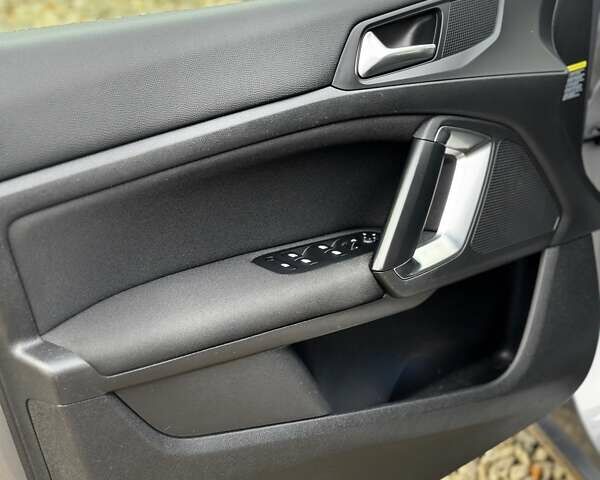 Пежо 308 2016 в Стрые на Automoto.ua Серый Пежо 308, объемом двигателя 2 л и пробегом 104 тыс. км за 12999 $, фото 76 на Automoto.ua