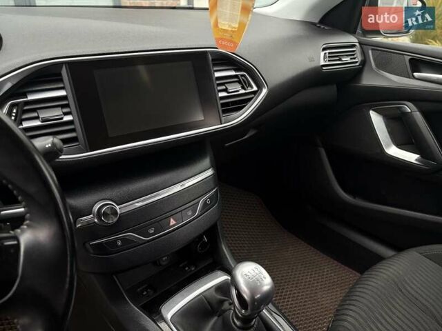 Сірий Пежо 308, об'ємом двигуна 1.6 л та пробігом 290 тис. км за 9000 $, фото 14 на Automoto.ua