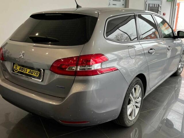 Серый Пежо 308, объемом двигателя 1.6 л и пробегом 214 тыс. км за 9500 $, фото 5 на Automoto.ua
