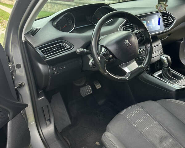 Серый Пежо 308, объемом двигателя 1.56 л и пробегом 254 тыс. км за 10300 $, фото 17 на Automoto.ua