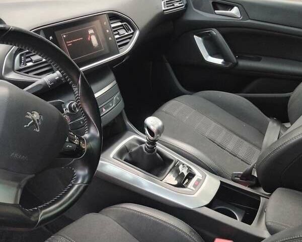 Серый Пежо 308, объемом двигателя 1.6 л и пробегом 194 тыс. км за 12500 $, фото 5 на Automoto.ua