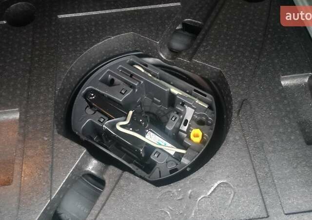 Серый Пежо 308, объемом двигателя 1.2 л и пробегом 161 тыс. км за 11200 $, фото 5 на Automoto.ua
