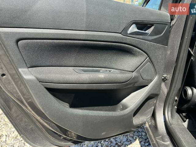 Сірий Пежо 308, об'ємом двигуна 1.56 л та пробігом 195 тис. км за 10700 $, фото 17 на Automoto.ua