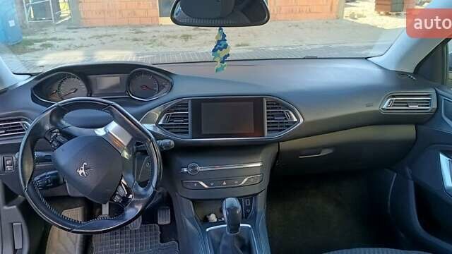 Серый Пежо 308, объемом двигателя 1.56 л и пробегом 217 тыс. км за 6000 $, фото 1 на Automoto.ua