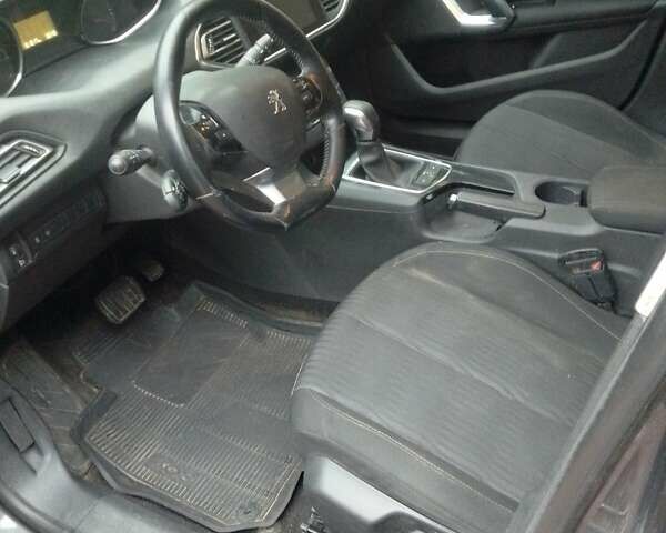 Серый Пежо 308, объемом двигателя 1.56 л и пробегом 160 тыс. км за 8000 $, фото 13 на Automoto.ua