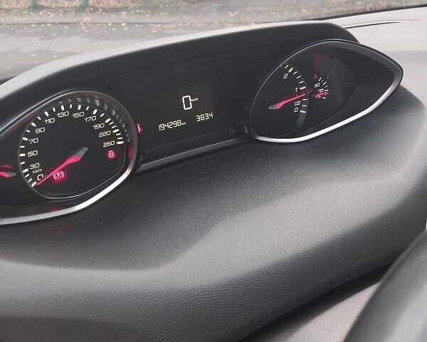 Серый Пежо 308, объемом двигателя 1.6 л и пробегом 194 тыс. км за 12500 $, фото 4 на Automoto.ua