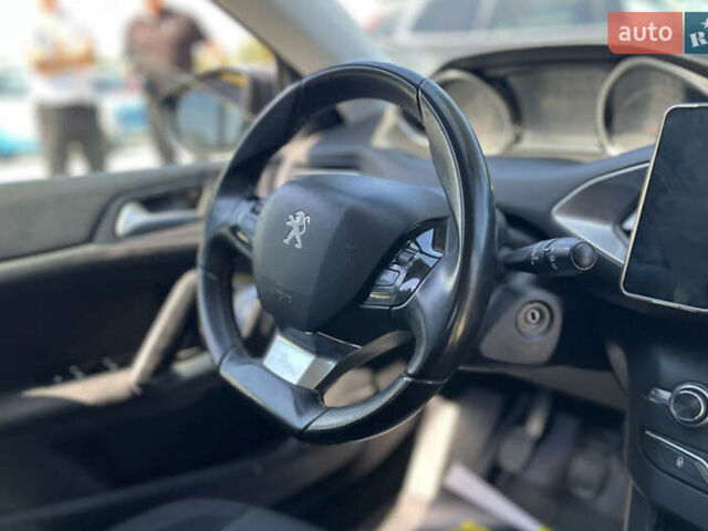 Сірий Пежо 308, об'ємом двигуна 1.56 л та пробігом 195 тис. км за 10700 $, фото 25 на Automoto.ua