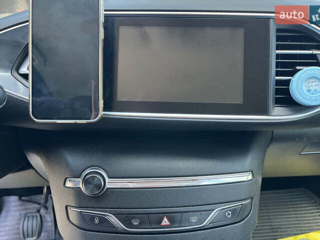 Сірий Пежо 308, об'ємом двигуна 1.56 л та пробігом 195 тис. км за 10700 $, фото 15 на Automoto.ua