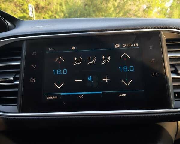 Серый Пежо 308, объемом двигателя 1.56 л и пробегом 254 тыс. км за 10950 $, фото 104 на Automoto.ua