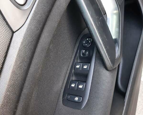 Серый Пежо 308, объемом двигателя 1.56 л и пробегом 254 тыс. км за 10950 $, фото 93 на Automoto.ua