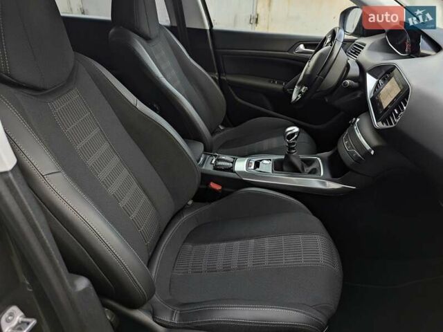 Сірий Пежо 308, об'ємом двигуна 1.5 л та пробігом 148 тис. км за 13600 $, фото 17 на Automoto.ua