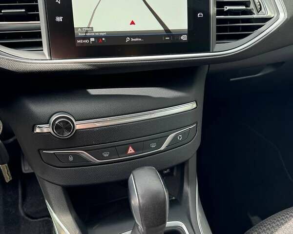 Сірий Пежо 308, об'ємом двигуна 1.5 л та пробігом 133 тис. км за 13399 $, фото 31 на Automoto.ua