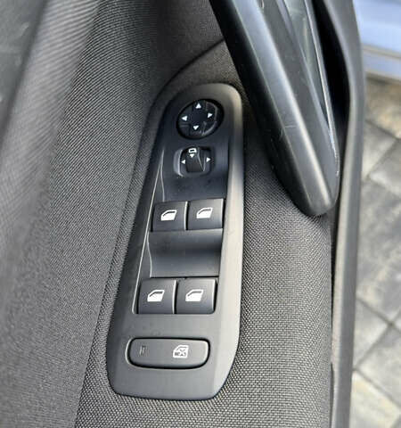 Серый Пежо 308, объемом двигателя 1.5 л и пробегом 202 тыс. км за 12500 $, фото 8 на Automoto.ua