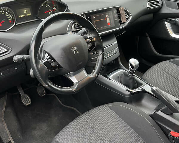 Серый Пежо 308, объемом двигателя 1.5 л и пробегом 206 тыс. км за 11900 $, фото 15 на Automoto.ua