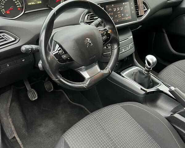 Серый Пежо 308, объемом двигателя 1.5 л и пробегом 206 тыс. км за 11900 $, фото 16 на Automoto.ua