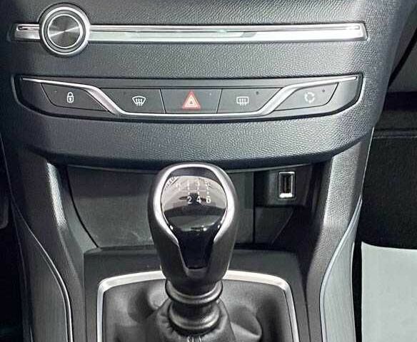 Сірий Пежо 308, об'ємом двигуна 1.5 л та пробігом 175 тис. км за 13150 $, фото 21 на Automoto.ua