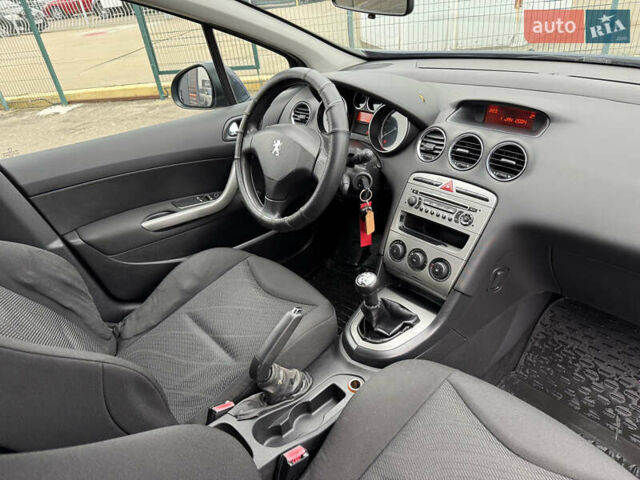 Синий Пежо 308, объемом двигателя 1.6 л и пробегом 300 тыс. км за 4490 $, фото 27 на Automoto.ua