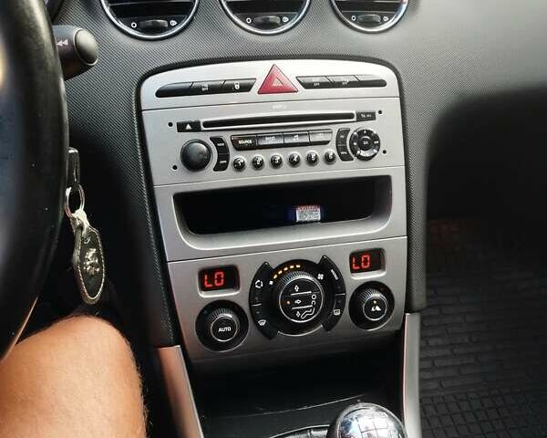 Синий Пежо 308, объемом двигателя 1.6 л и пробегом 206 тыс. км за 4600 $, фото 4 на Automoto.ua