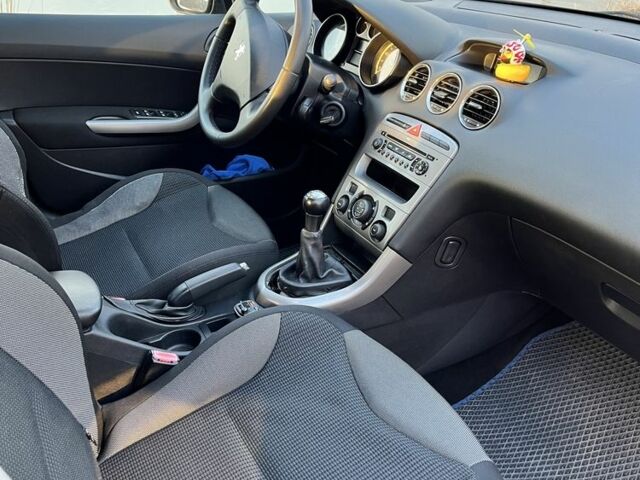 Синий Пежо 308, объемом двигателя 1.6 л и пробегом 230 тыс. км за 5100 $, фото 2 на Automoto.ua