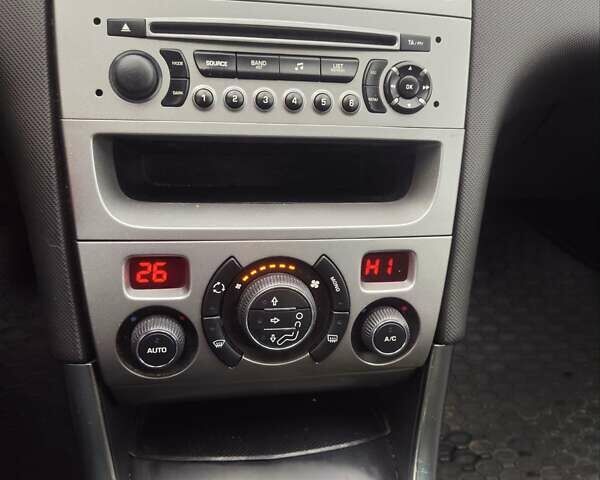 Синий Пежо 308, объемом двигателя 1.6 л и пробегом 235 тыс. км за 7100 $, фото 24 на Automoto.ua