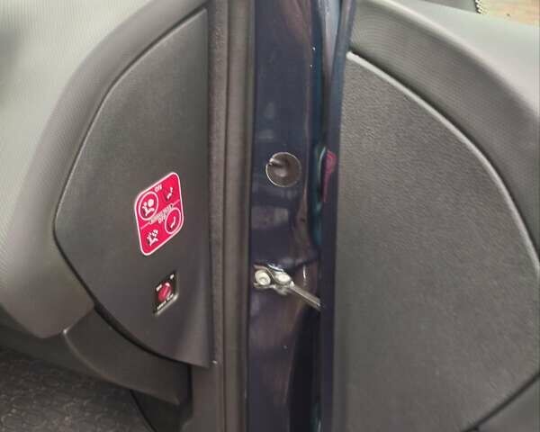 Синий Пежо 308, объемом двигателя 1.6 л и пробегом 235 тыс. км за 7100 $, фото 35 на Automoto.ua