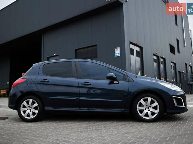 Пежо 308 2013 у Києві на Automoto.ua Синій Пежо 308, об'ємом двигуна 1.56 л та пробігом 263 тис. км за 6399 $, фото 1 на Automoto.ua