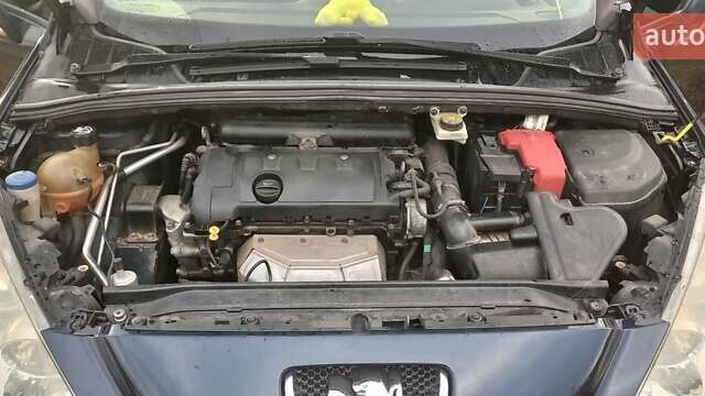 Синий Пежо 308, объемом двигателя 1.6 л и пробегом 255 тыс. км за 5300 $, фото 4 на Automoto.ua