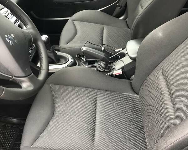Синій Пежо 308, об'ємом двигуна 1.6 л та пробігом 247 тис. км за 4500 $, фото 8 на Automoto.ua