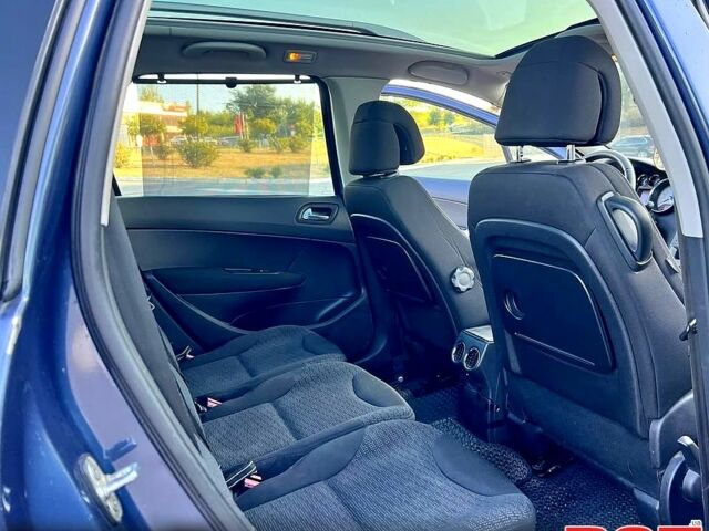 Синий Пежо 308, объемом двигателя 1.6 л и пробегом 245 тыс. км за 4800 $, фото 1 на Automoto.ua