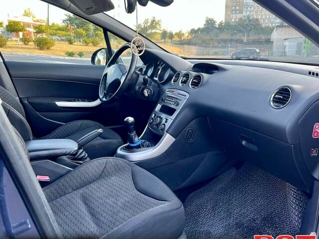 Синий Пежо 308, объемом двигателя 1.6 л и пробегом 245 тыс. км за 4800 $, фото 3 на Automoto.ua