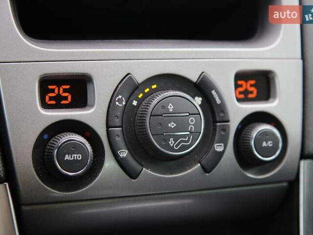 Синий Пежо 308, объемом двигателя 1.6 л и пробегом 250 тыс. км за 6000 $, фото 17 на Automoto.ua