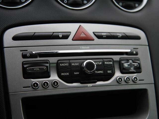 Синій Пежо 308, об'ємом двигуна 1.6 л та пробігом 250 тис. км за 6000 $, фото 16 на Automoto.ua