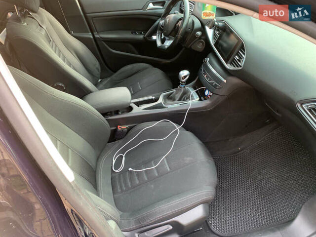 Синий Пежо 308, объемом двигателя 1.56 л и пробегом 236 тыс. км за 7900 $, фото 13 на Automoto.ua