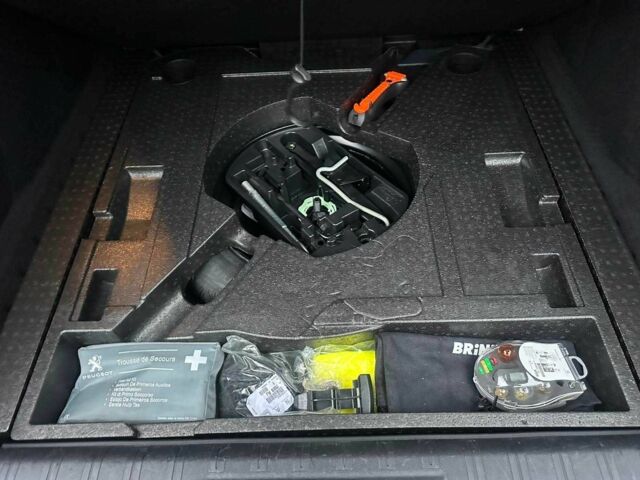 Синий Пежо 308, объемом двигателя 1.6 л и пробегом 262 тыс. км за 10500 $, фото 13 на Automoto.ua