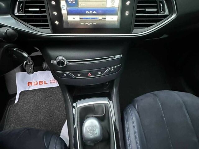 Синий Пежо 308, объемом двигателя 1.6 л и пробегом 262 тыс. км за 10500 $, фото 8 на Automoto.ua