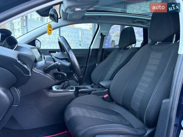 Синий Пежо 308, объемом двигателя 1.56 л и пробегом 272 тыс. км за 9000 $, фото 9 на Automoto.ua