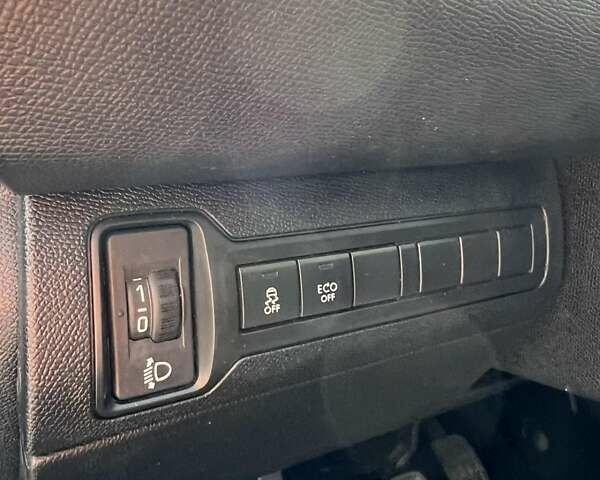 Синій Пежо 308, об'ємом двигуна 1.6 л та пробігом 165 тис. км за 8900 $, фото 9 на Automoto.ua