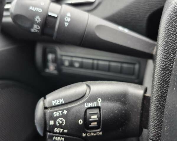 Синій Пежо 308, об'ємом двигуна 1.56 л та пробігом 273 тис. км за 8800 $, фото 12 на Automoto.ua