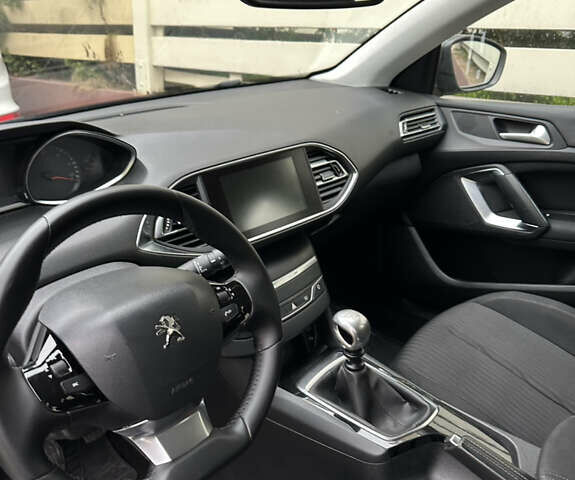 Синий Пежо 308, объемом двигателя 1.56 л и пробегом 196 тыс. км за 8300 $, фото 2 на Automoto.ua