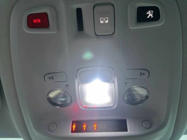 Синий Пежо 308, объемом двигателя 1.6 л и пробегом 262 тыс. км за 10500 $, фото 10 на Automoto.ua