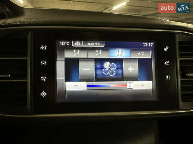 Синий Пежо 308, объемом двигателя 1.56 л и пробегом 256 тыс. км за 5950 $, фото 18 на Automoto.ua