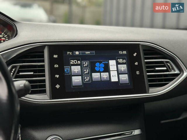 Синій Пежо 308, об'ємом двигуна 1.56 л та пробігом 196 тис. км за 9500 $, фото 19 на Automoto.ua