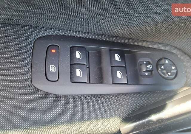 Синий Пежо 308, объемом двигателя 1.6 л и пробегом 298 тыс. км за 10500 $, фото 22 на Automoto.ua