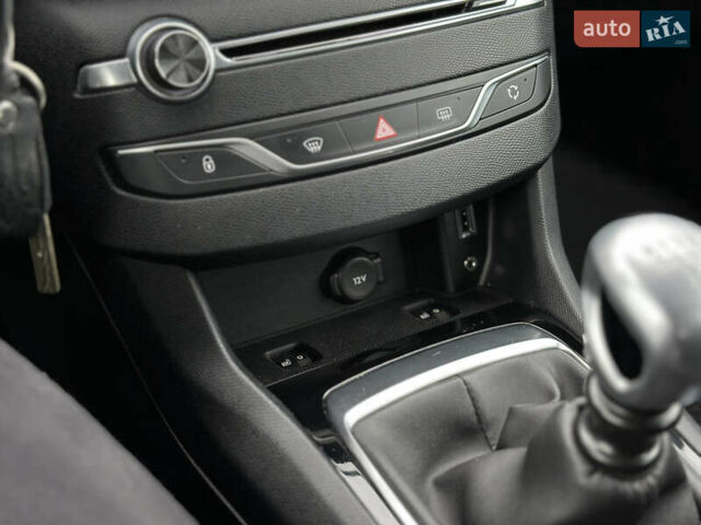 Синій Пежо 308, об'ємом двигуна 1.56 л та пробігом 196 тис. км за 9500 $, фото 20 на Automoto.ua