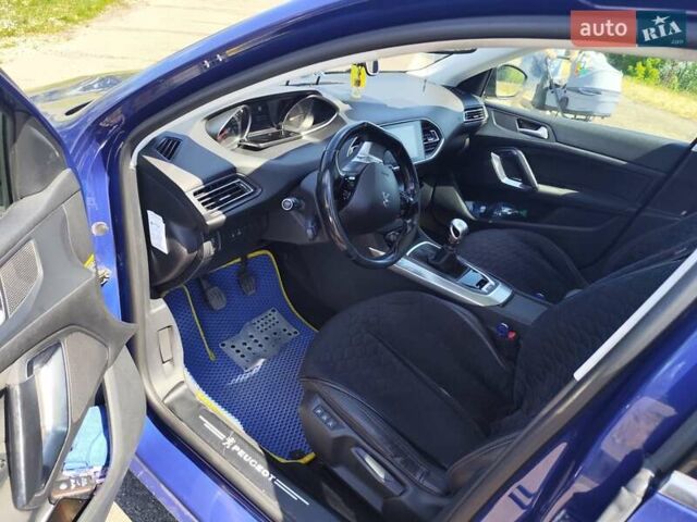 Синий Пежо 308, объемом двигателя 1.56 л и пробегом 260 тыс. км за 12000 $, фото 9 на Automoto.ua