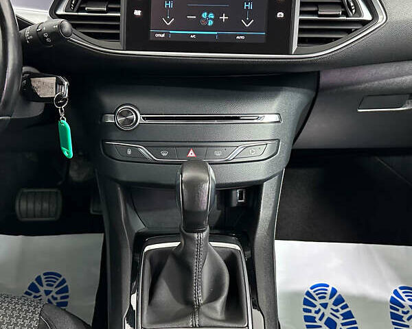 Синий Пежо 308, объемом двигателя 0 л и пробегом 207 тыс. км за 11950 $, фото 16 на Automoto.ua